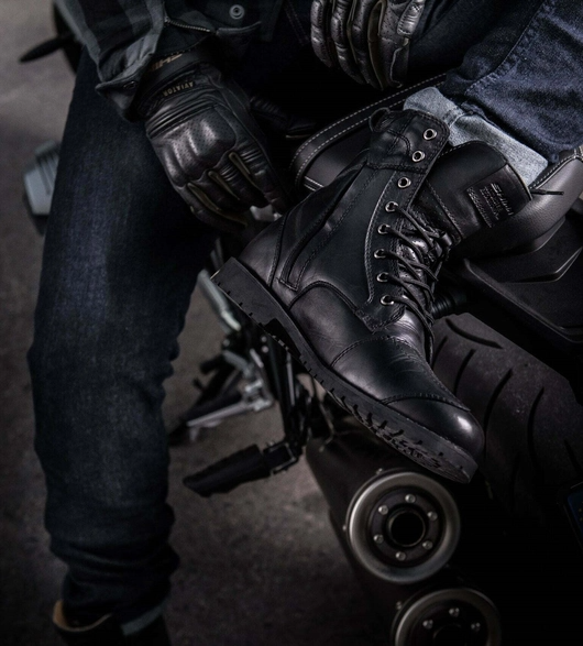 Thomson Boots